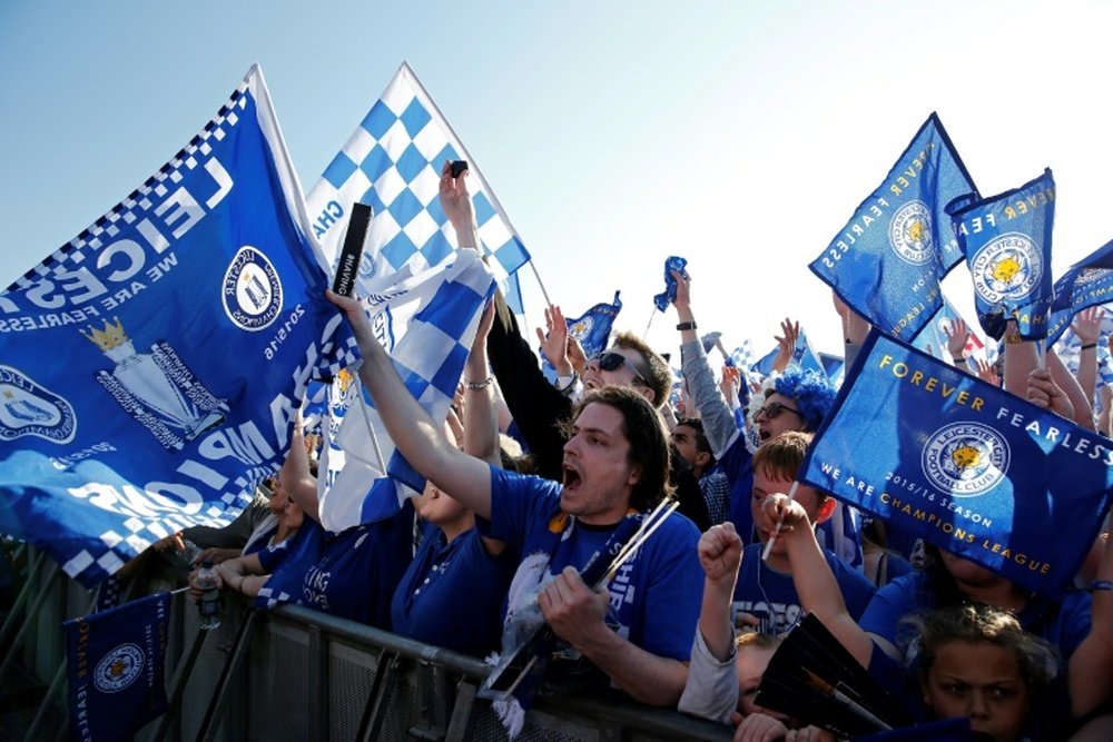 Los aficionados del Leicester teñirán Madrid de azul. AFP/Archivo