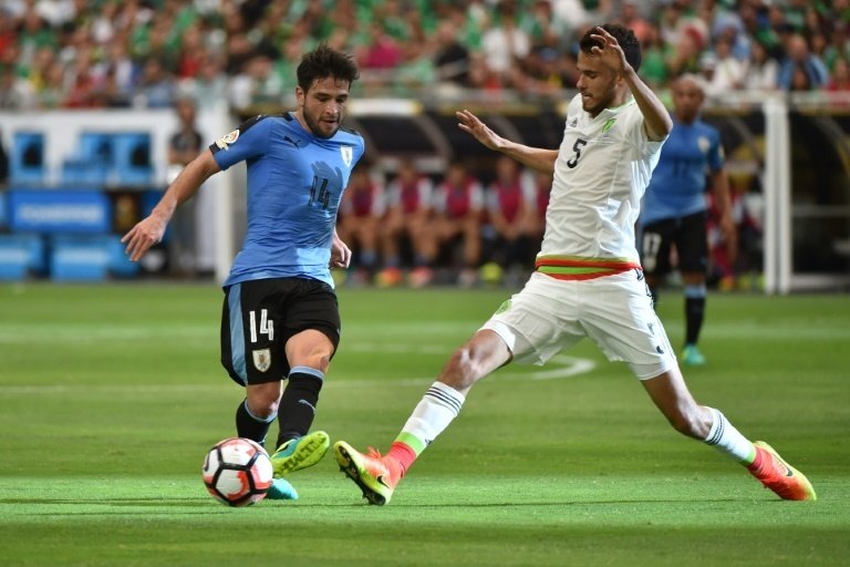 Anthem blunder baffles Uruguay at Copa