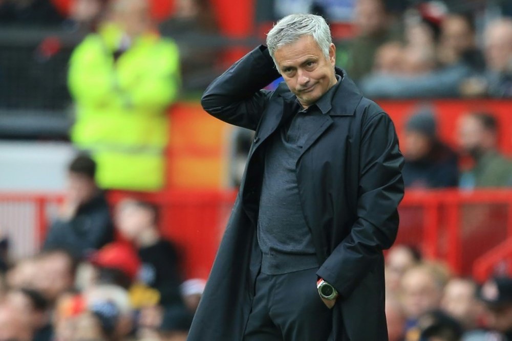José Mourinho cargó contra sus propios jugadores tras empatar a uno ante los 'wolves'. AFP