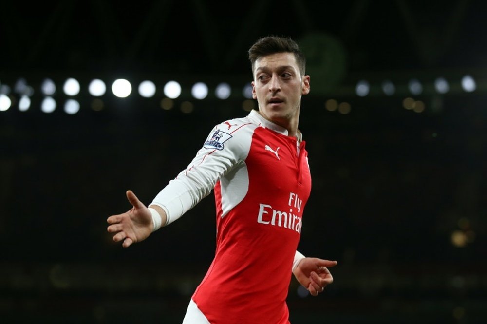 Arsenal midfielder Mesut Ozil is not on Barcelona's agenda. BeSoccer