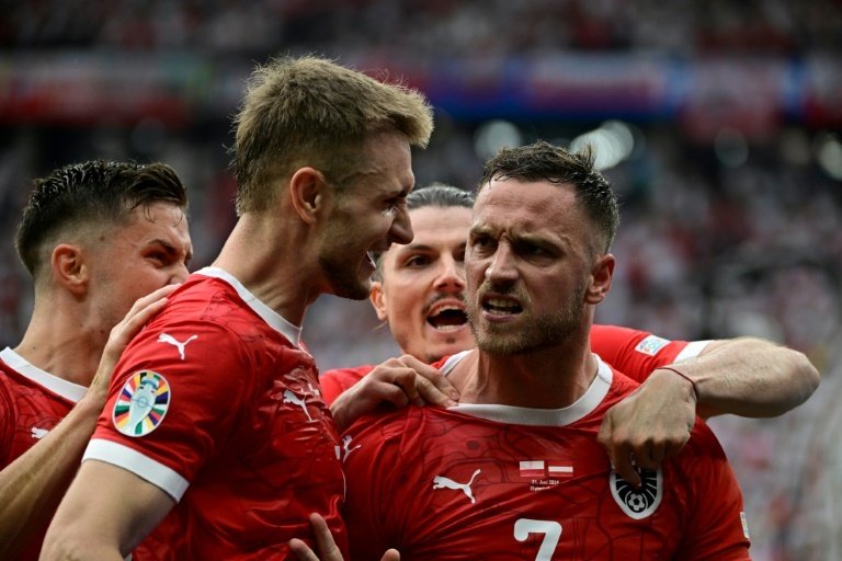 Arnautovic suffers panic attack during Austria-Serbia in Nations League
