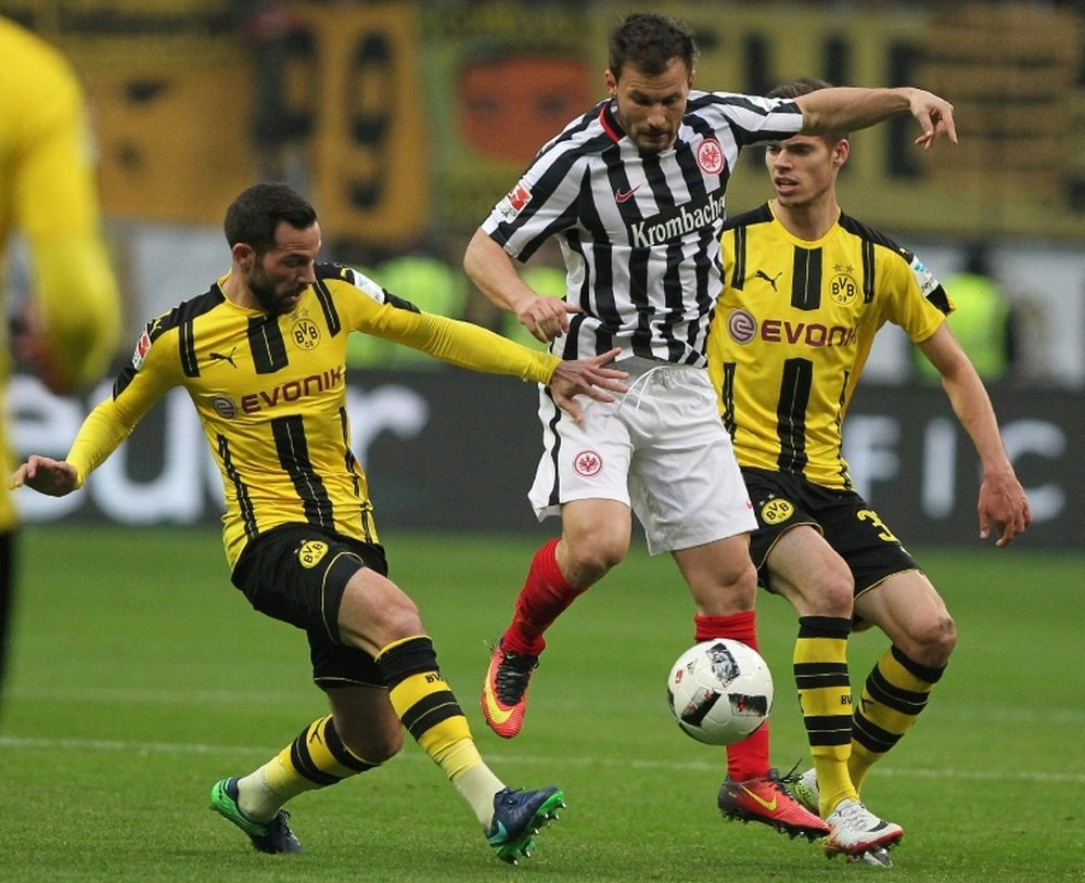 Dortmund e Frankfurt querem estar na próxima Champions. AFP