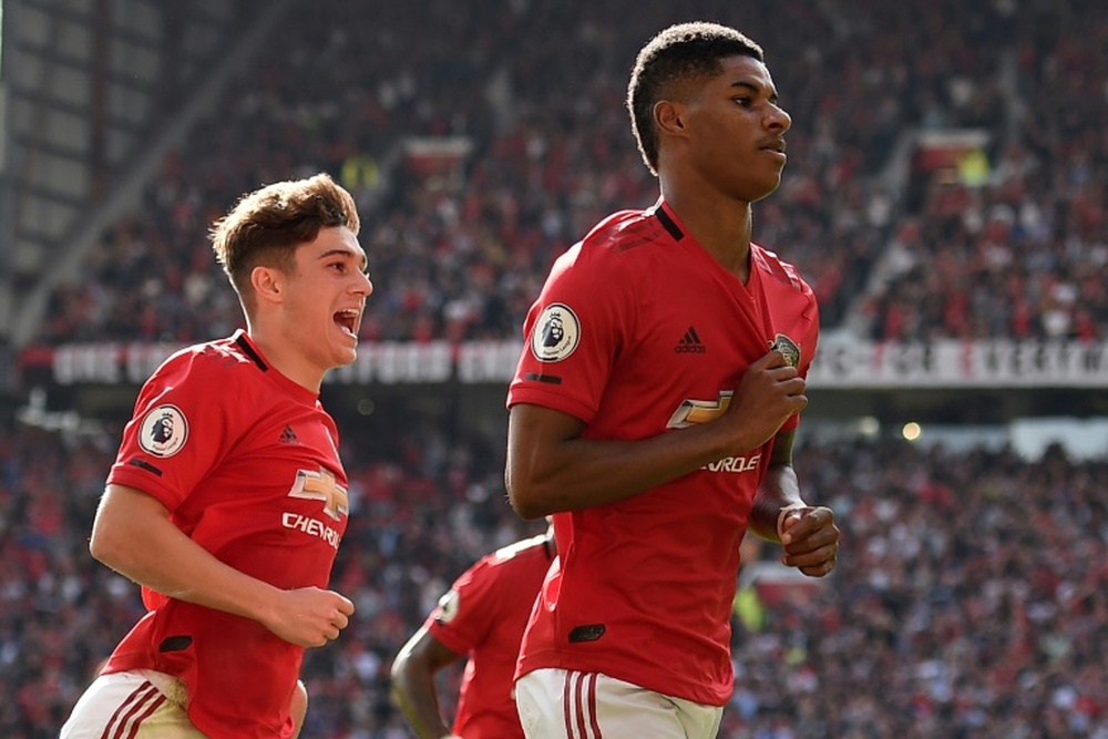 Rashford on the money from the spot as United get back to winning ways