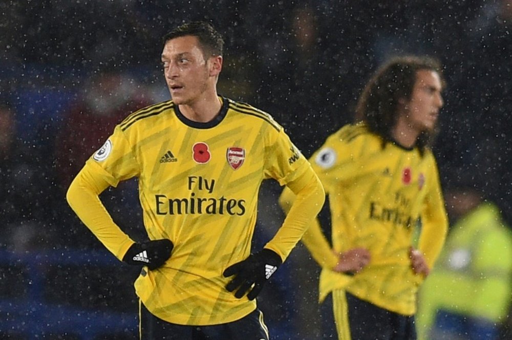 Özil y Guendouzi han intercambiado halagos por Navidad. AFP/Archivo