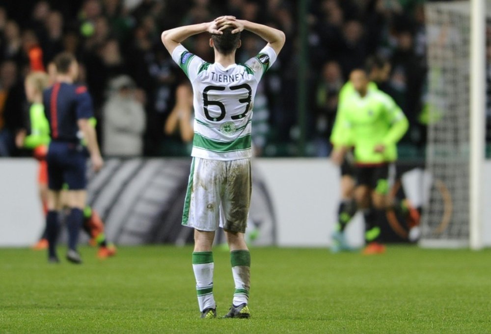El joven lateral del Celtic continuará las próximas temporadas en el conjunto escocés. AFP