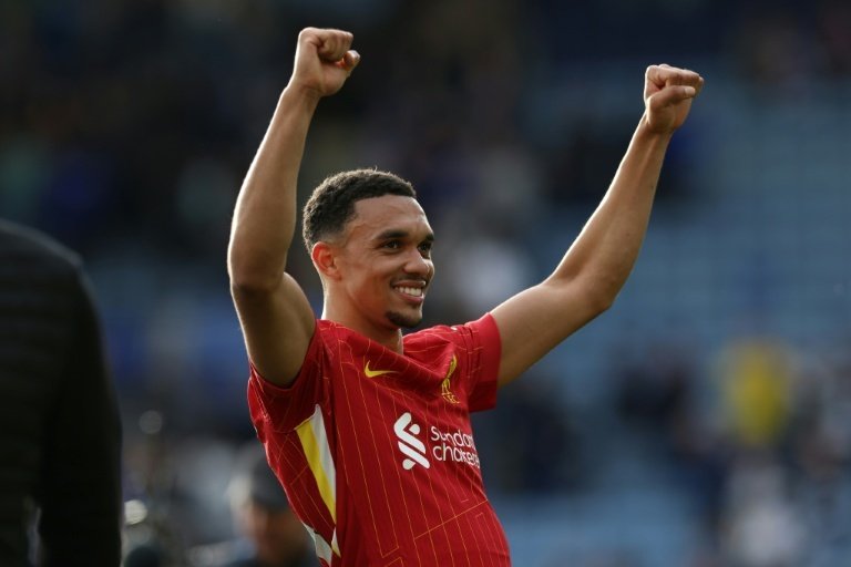 Slot lève les doutes sur l'engagement de TAA à Liverpool