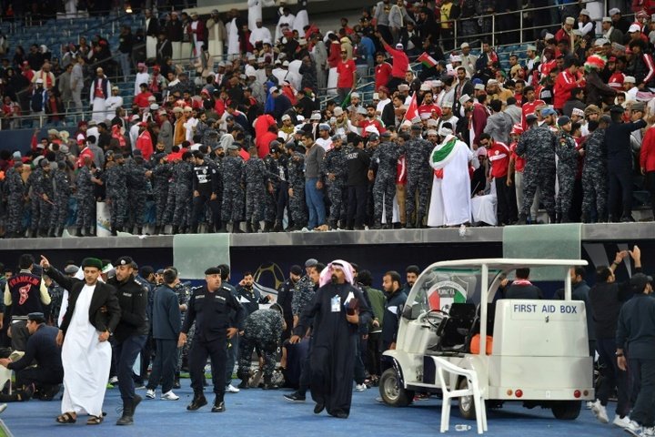 Veinte heridos tras ceder una valla en la final de la Copa del Golfo