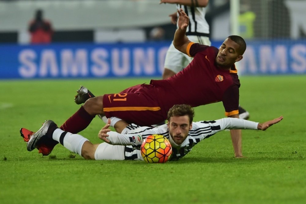 El centrocampista de la Roma no tuvo mucha suerte en su etapa en la Roma. AFP