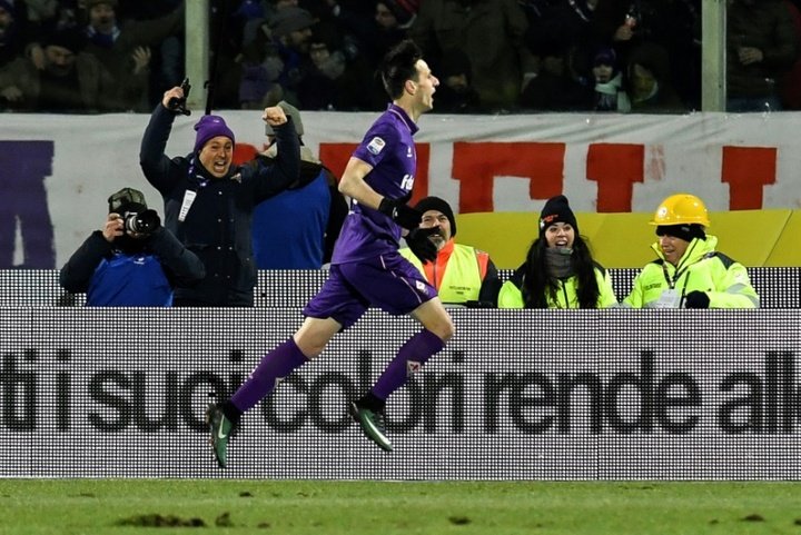 Juventus beaten as Kalinic paves way for Viola