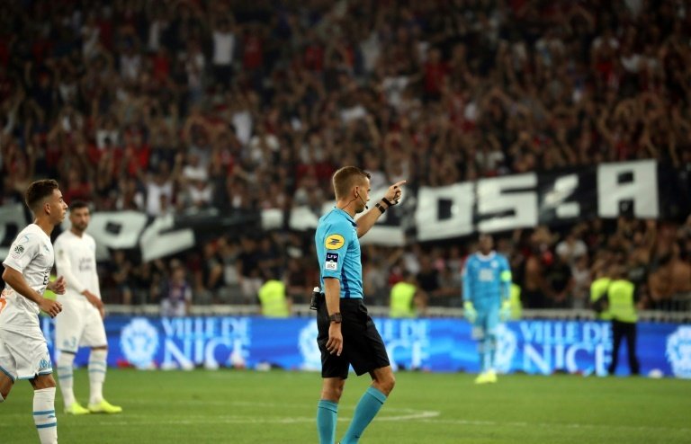 The IFAB plan to include VAR in 20 more leagues. AFP