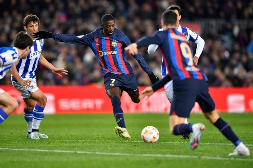 Dembélé regala il pass al Barça, EFE