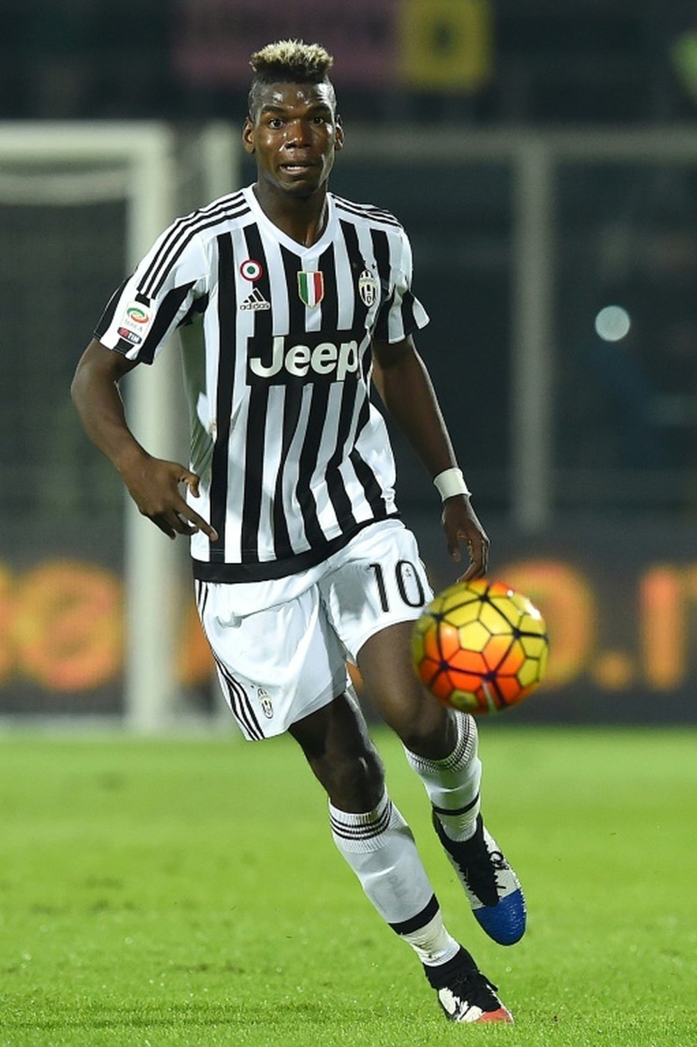 Pogba no termina de tener claro su fichaje por el United. AFP