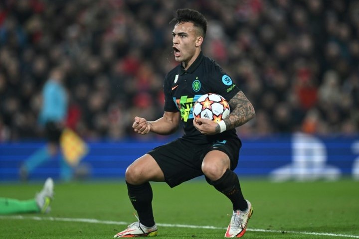 O Arsenal bate à porta de Lautaro Martínez.AFP