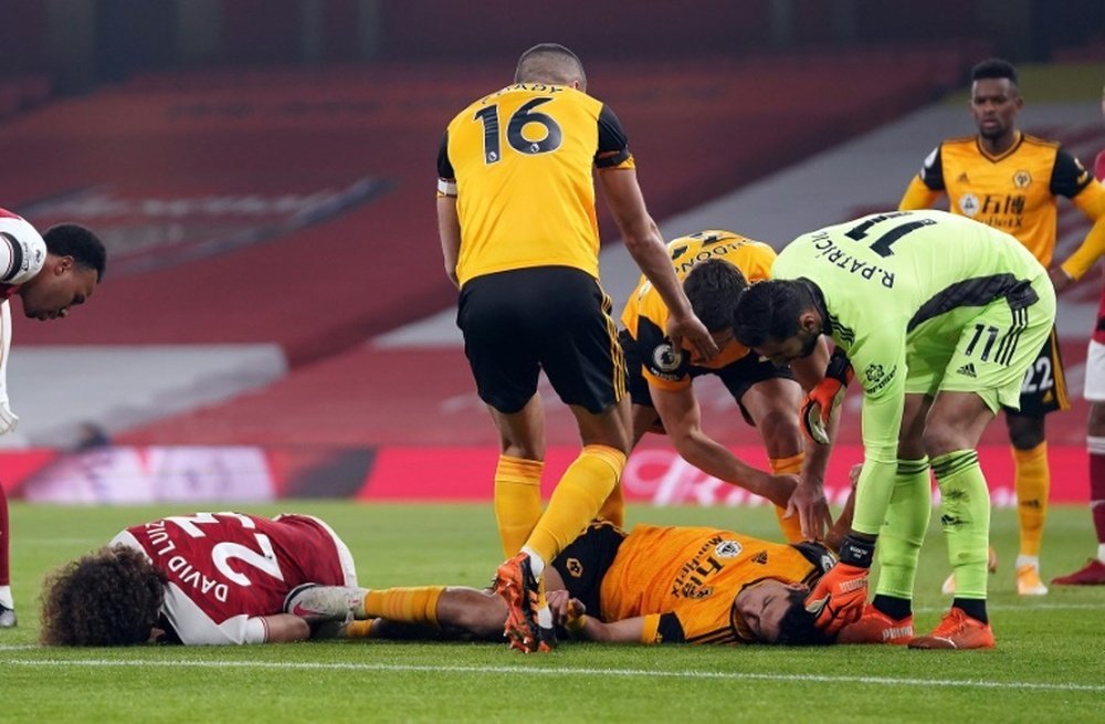 Raul Jimenez n'en veut pas à David Luiz pour sa grave blessure à la tête. AFP