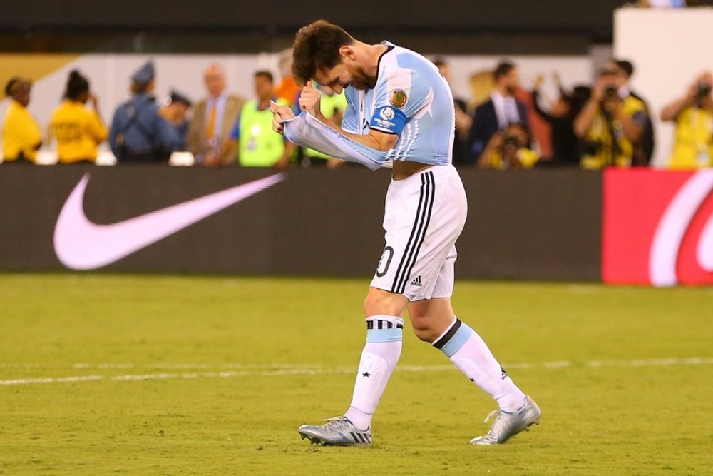 Figo defendió a Messi de las críticas. AFP