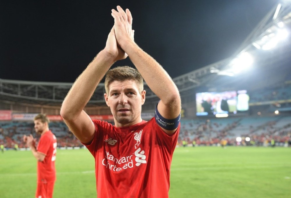 Steven Gerrard dice adiós al fútbol tras 18 años. AFP