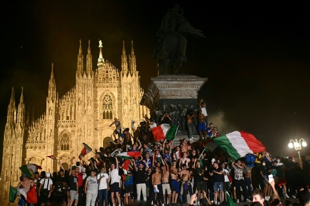 Comemoração italiana pelo título da Euro deixa um morto e vários feridos. AFP