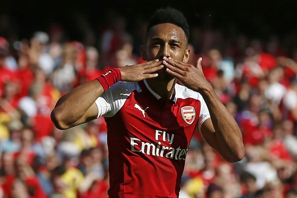 Aubameyang dio los tres puntos al Arsenal en el adiós de Wenger. AFP