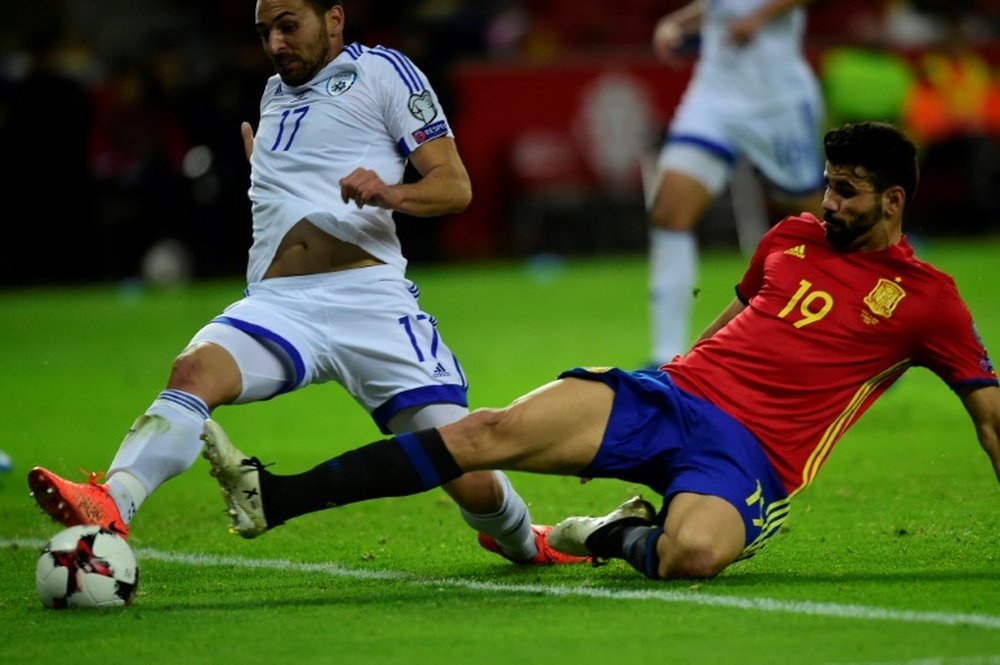 El delantero fue el autor de uno de los goles de España. AFP