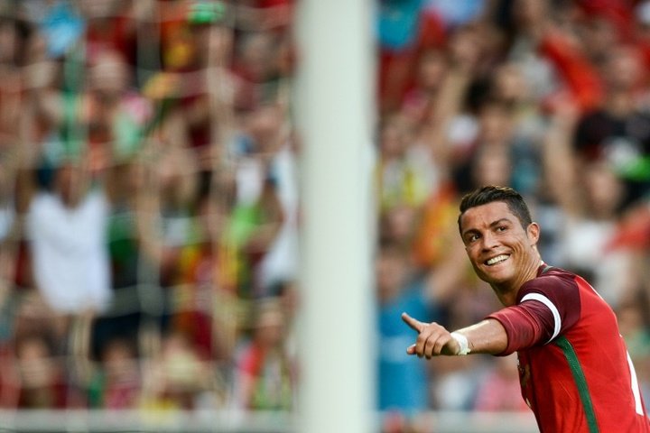 Ronaldo on target in seven-goal Portugal romp