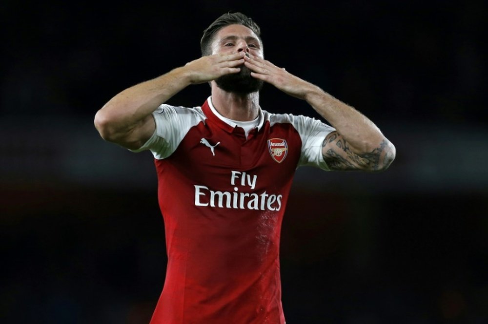 Giroud cree que todavía puede ofrecer un buen rendimiento en el Arsenal. AFP