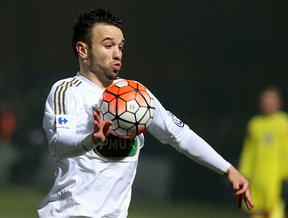 Lyons French forward Mathieu Valbuena controls the ball during the French Cup football match between Chambly and Lyon at Pierre Brisson Stadium in Beauvais on January 20, 2016