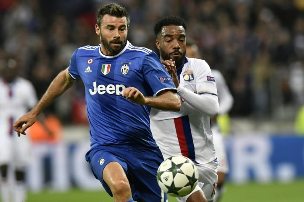 El jugador de la Juventus se marchó del encuentro debido a una lesión. AFP/Archivo