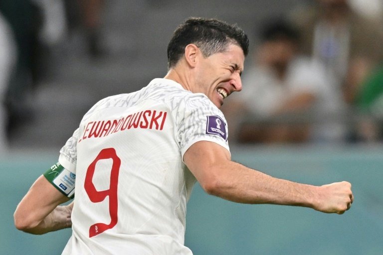 Un Lewandowski inerte con Polonia quiere más protagonismo arriba