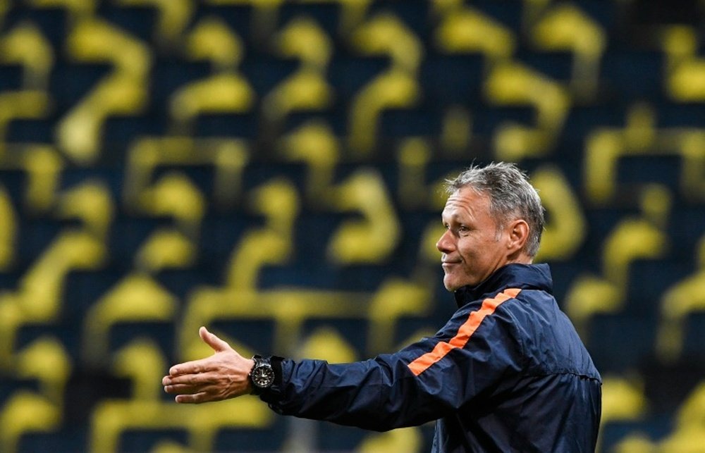 Former Netherlands striker and manager Van Basten says footballs world governing body could follow the lead of rugby union, in which only team captains are allowed to speak to referees