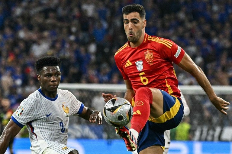 Mikel Merino, lesionado varias semanas por una fractura en el hombro. AFP