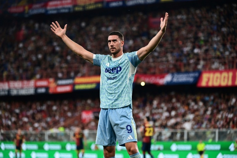 Le Bayern Munich s'intéresse à Vlahović, et écarterait Jackson