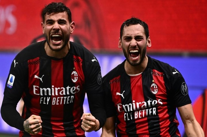 Milan não melhora a oferta a Çalhanoğlu para renovar