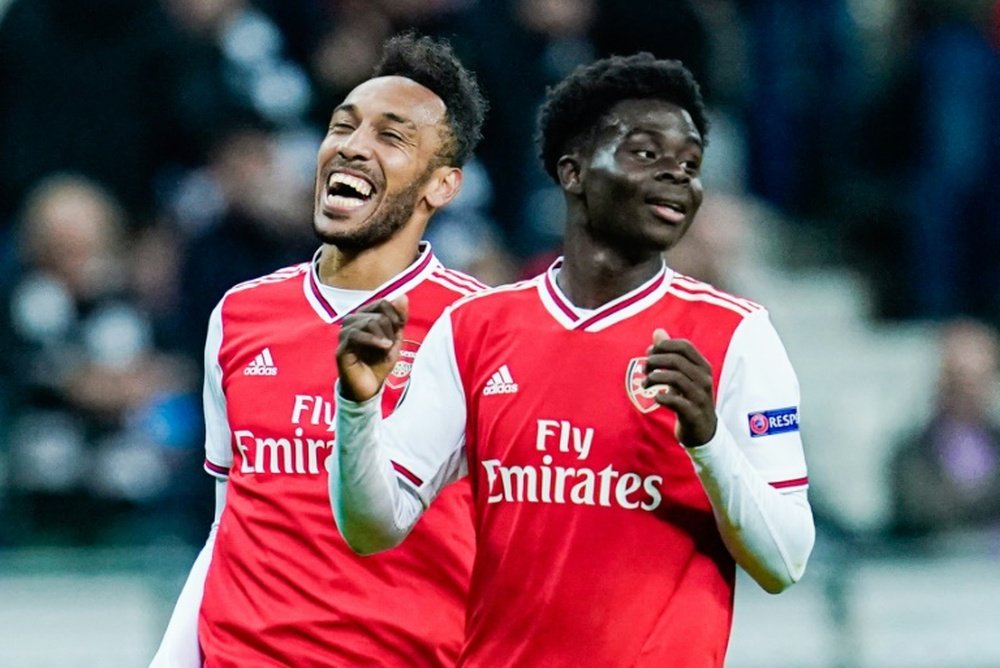 Saka brilló en el estreno europeo del Arsenal. AFP