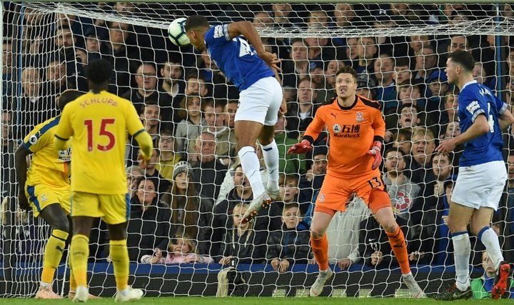 Everton leave it late against Palace