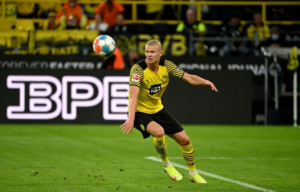 El Borussia duplicará el sueldo a Haaland para que se quede. AFP