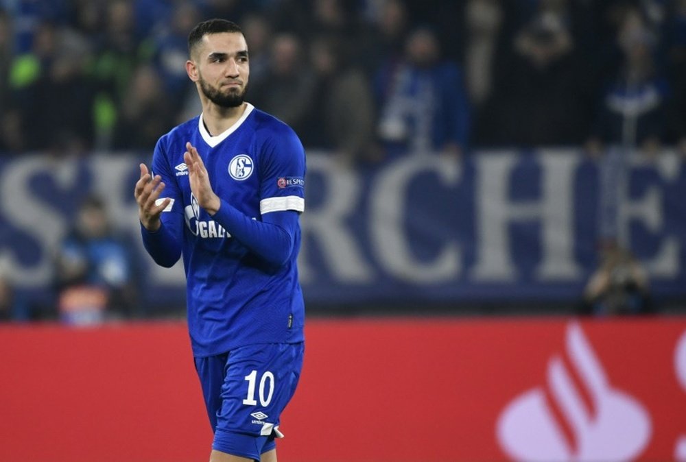 Nabil Bentaleb ha vuelto a ser apartado del primer equipo del Schalke 04. AFP/Archivo