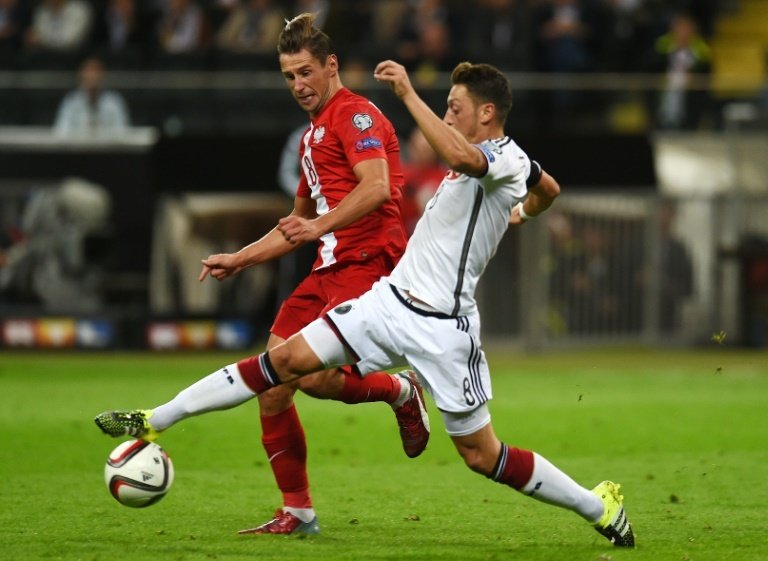 Germany go top, N. Ireland move closer to Euro 2016