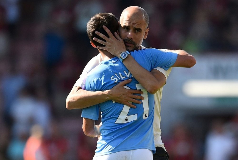 Guardiola volvió a alabar a David Silva. AFP