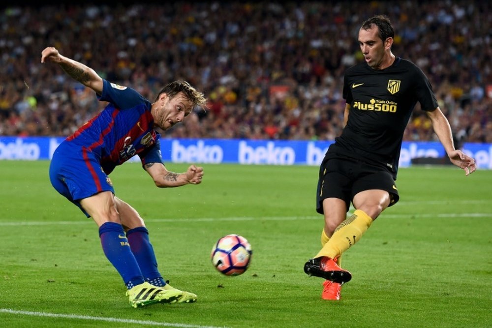 Ivan Rakitic no está cumpliendo su mejor temporada en el Barcelona. AFP
