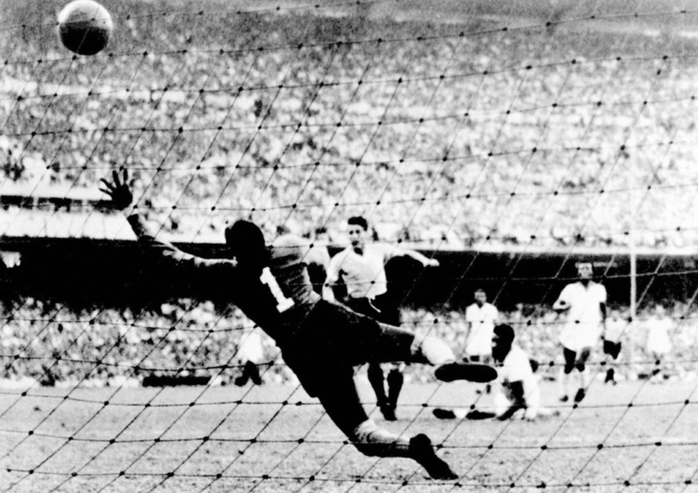 Imagen de la final del Mundial de 1959 entre Brasil y Uruguay. AFP/Archivo