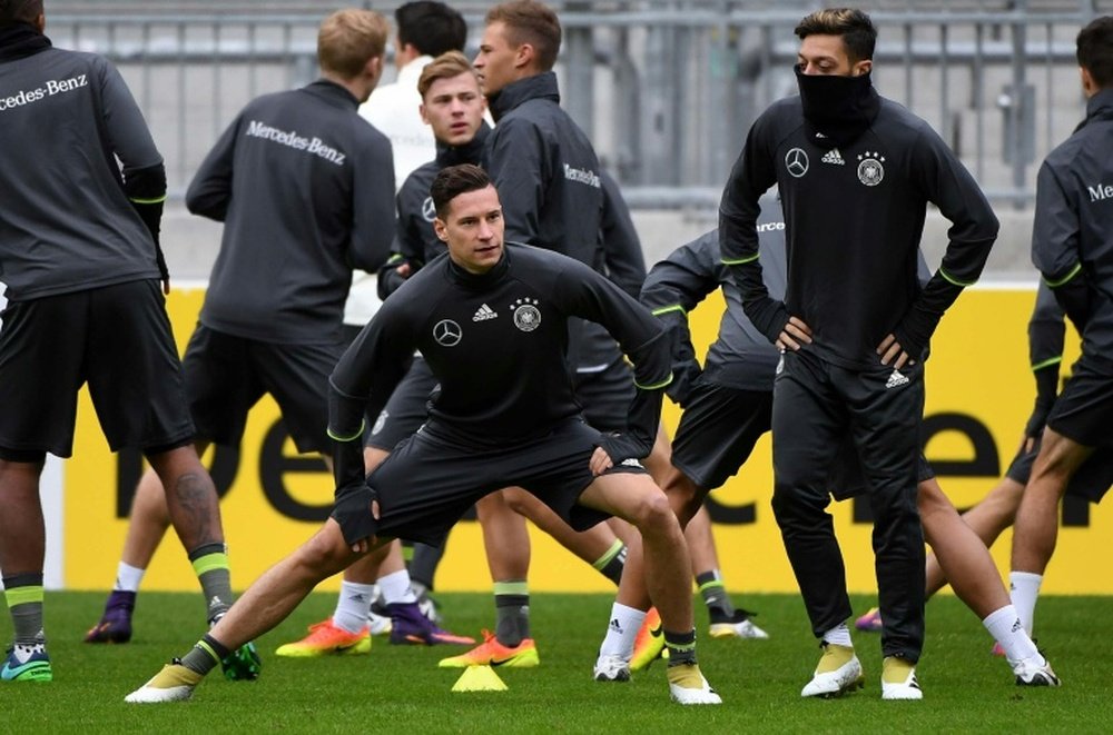 Germany attend a training session in Hamburg on October 6, 2016 prior to the WC 2018 qualification match against the Czech Republic