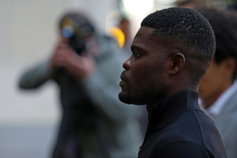 Thomas Partey, ex jugador del Arsenal, compareció ante la justicia tras ser acusado de violación. Después de personarse en los juzgados, el futbolista recibió la libertad bajo fianza y ahora busca un nuevo equipo. El Villarreal, si nada se tuerce, será su destino.