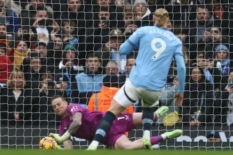 Manchester City paie une pénalité pour l'erreur de Haaland lors du nul face à Everton
