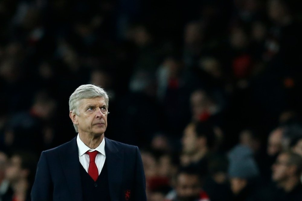 Arsenals French manager Arsene Wenger gestures on the touchline during the English Premier League football match between Arsenal and Chelsea at the Emirates Stadium in London on January 24, 2016