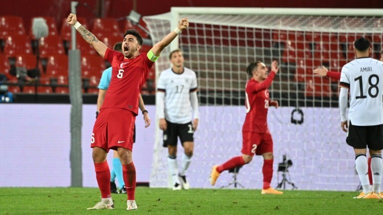Turquía se sube a las barbas de la Selección Alemana