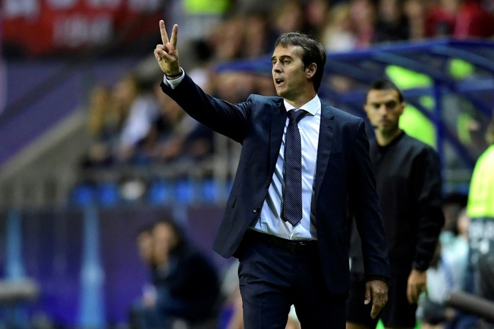 El técnico quiere una alternativa a Benzema y Bale. AFP