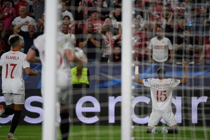 El Sevilla se impuso al Copenhague por 3-0. AFP