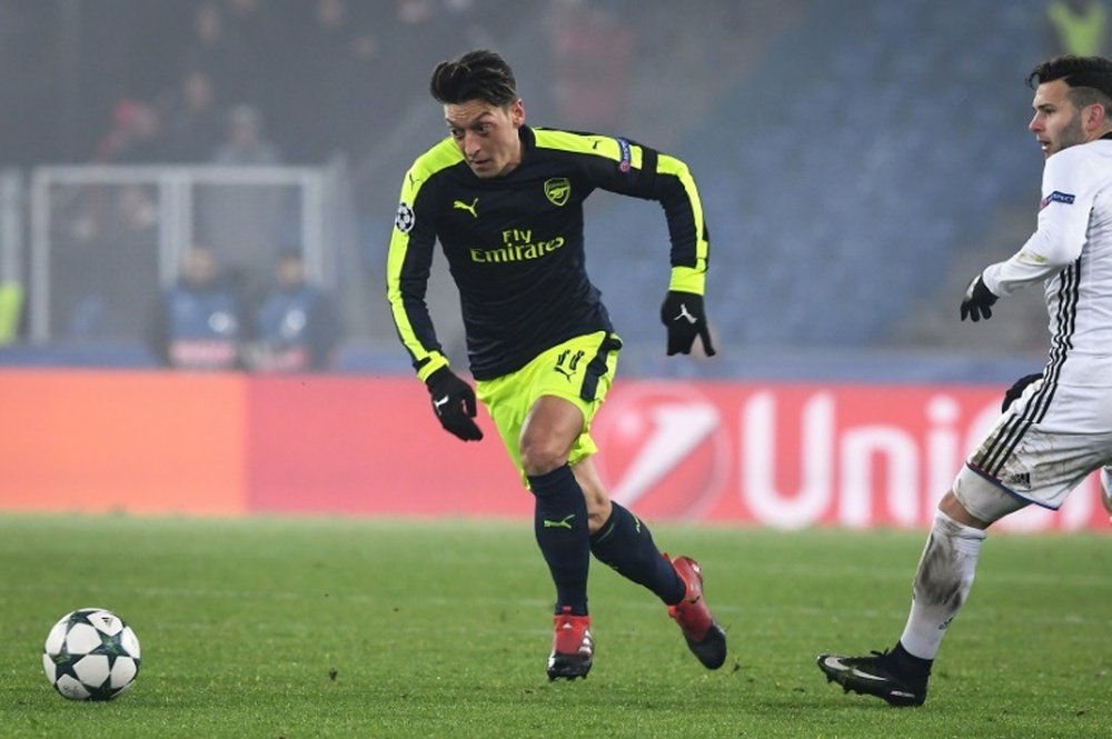 The brunt of the criticism over Arsenals flawed recent performance has fallen on Mesut Ozil who has produced two sub-par performances