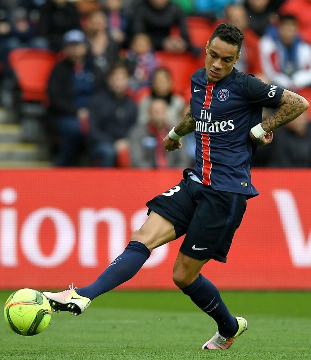 Gregory Van Der Wiel is close to joining Fenerbahce on a free transfer. BeSoccer