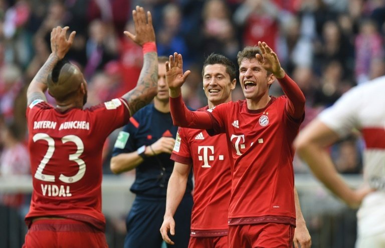Bayern rout Stuttgart to extend league lead